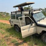 safari-landcruiser