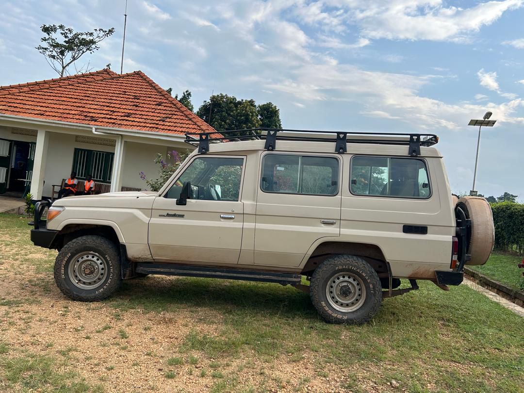 safari-jeep-for-hire-in-uganda
