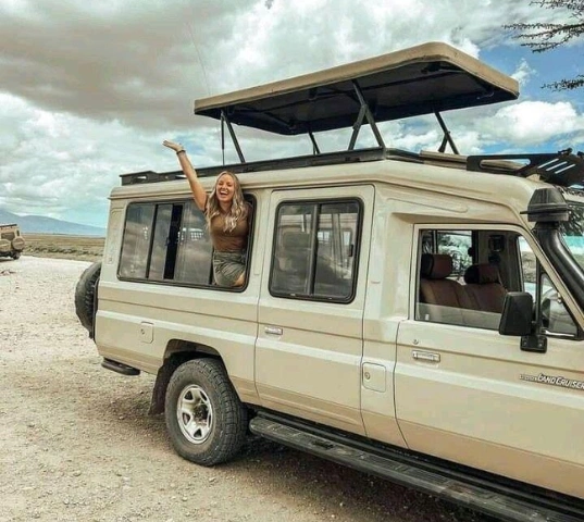 affordable-4x4-car-rental-in-uganda-for-safari-travelers
